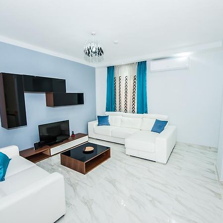 The Waves Holiday Apartment 마르사실로크 외부 사진