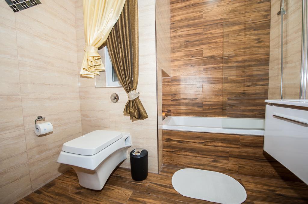 The Waves Holiday Apartment 마르사실로크 외부 사진
